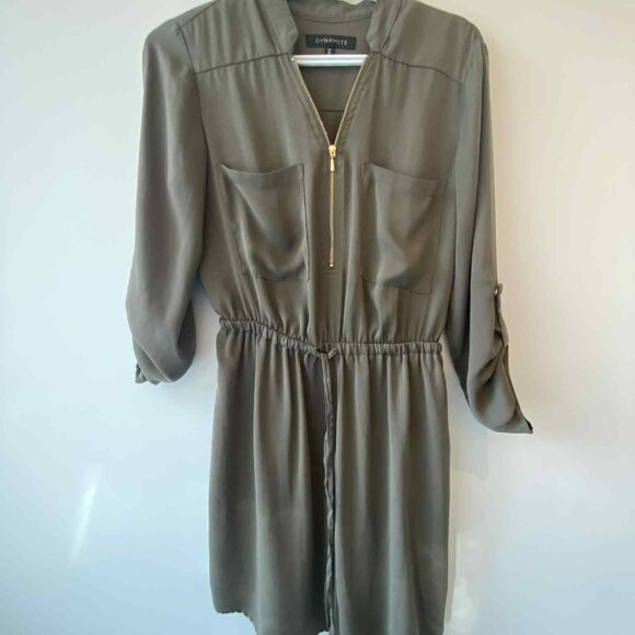 Green fall dress Dynamite - Picture 1 of 2